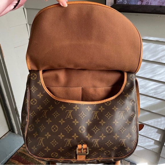Louis Vuitton Saumur 35 - Picture 9 of 15